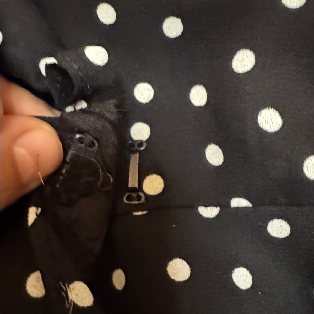 Lois Snyder Dani Max ruffle wrap dress in black with white polka dots - Picture 11 of 12